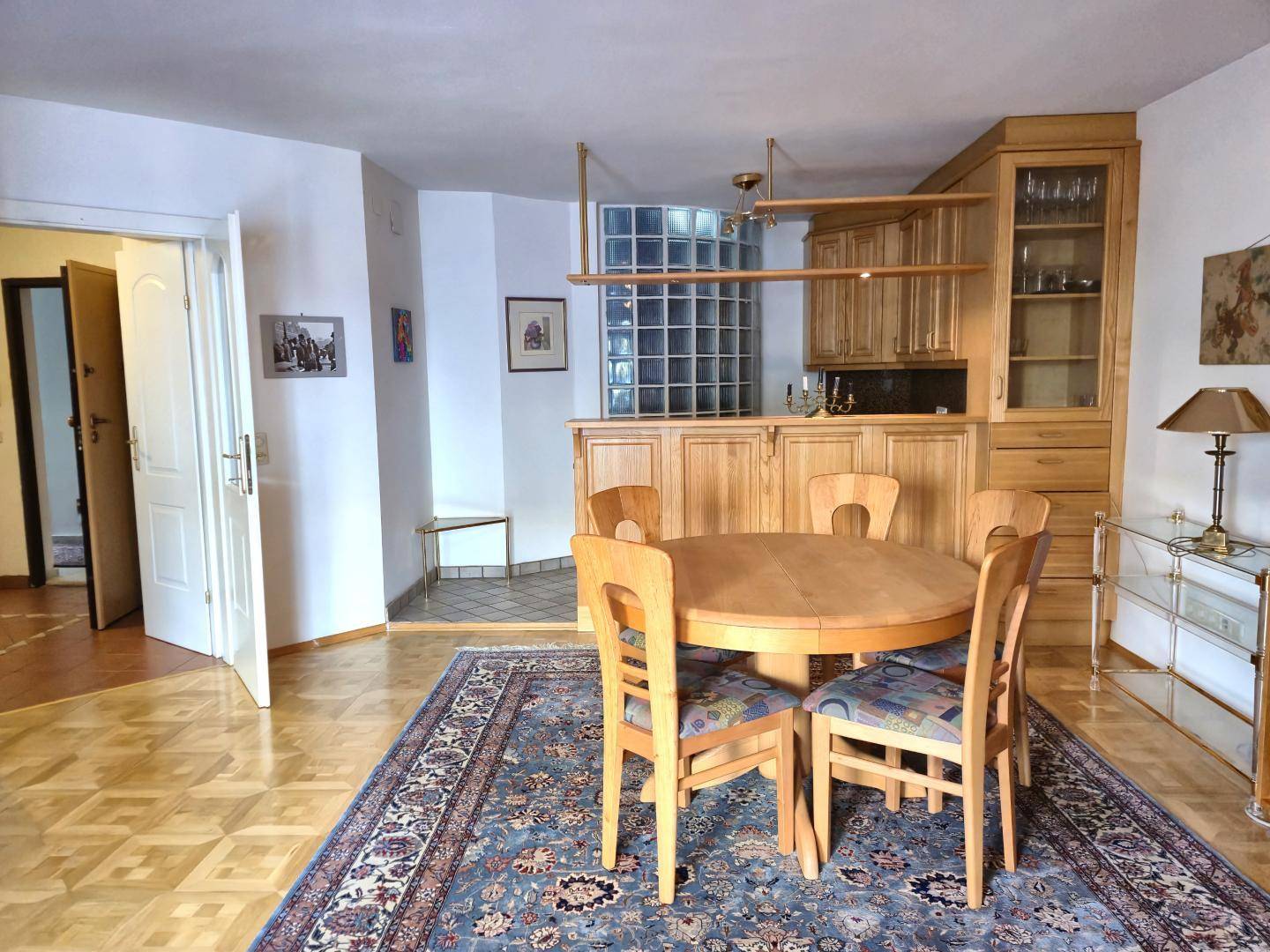 SCHÖNE, GUT AUFGETEILTE WOHNUNG MIT TERRASSE IM ZENTRUM VON NEULENGBACH - Widok 3