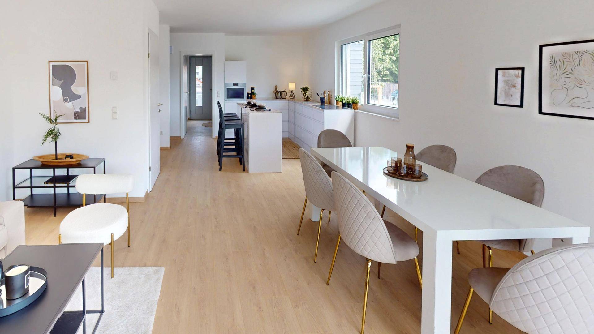 Wohn-Esszimmer mit offener Küche Einrichtungsbsp.