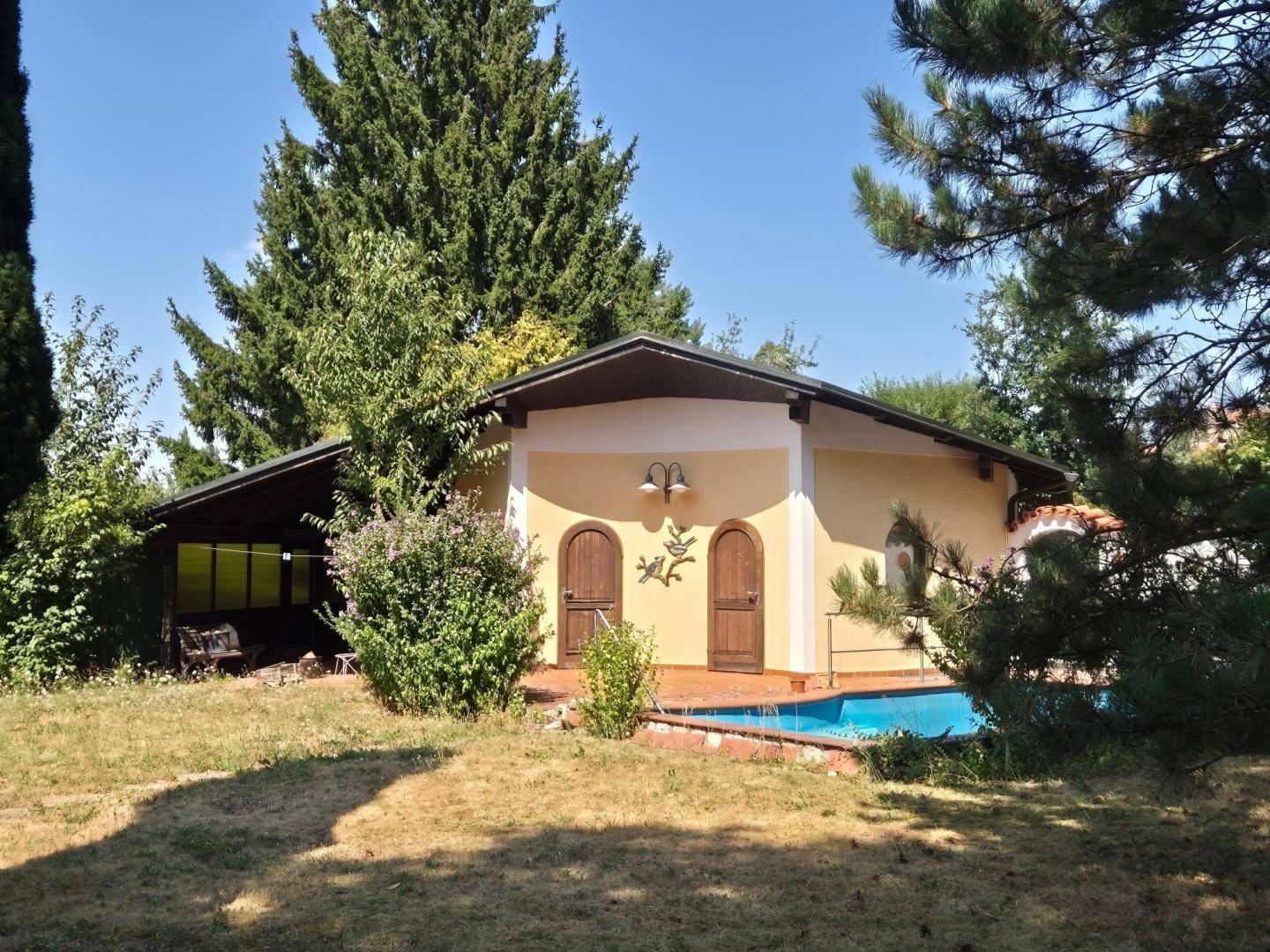 Poolhaus