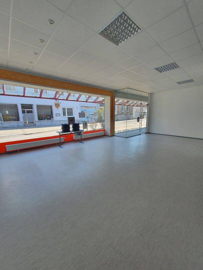 Geschäftslokal mit "Starthilfe" in Neunkirchen zu vermieten! - Mehr