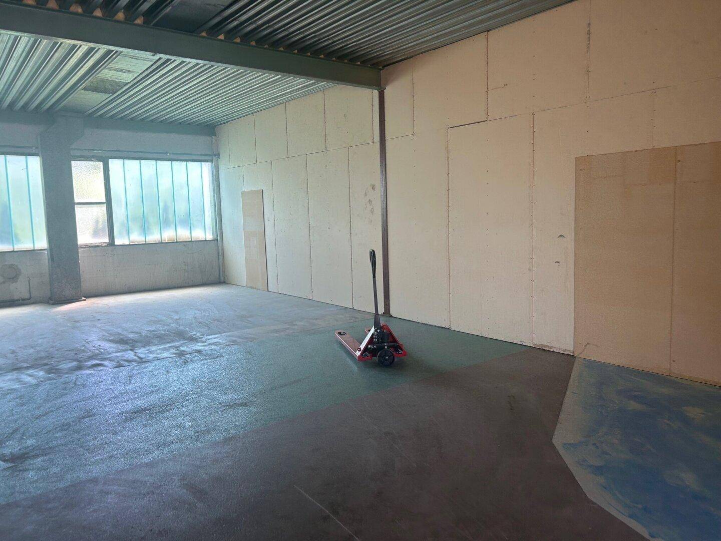 Provisionsfrei von Privat! 110 m² Halle im Gewerbepark Ost in Enzenreith zu vermieten! - Ansicht 2
