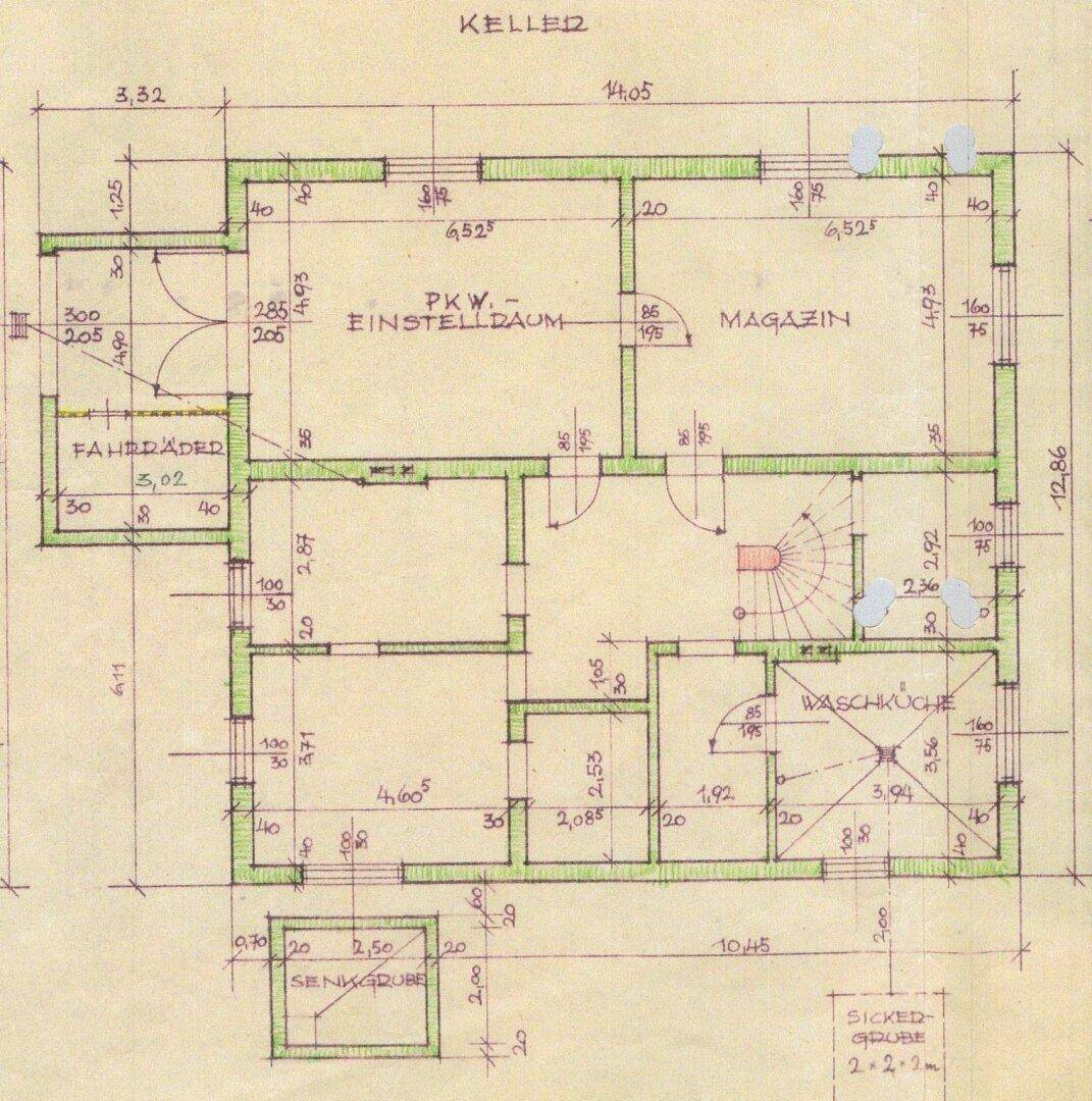 Grundriss des Kellers mit Parkplatz, Fahrradraum und Waschküche für praktische Nutzung.