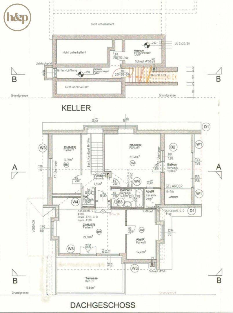 Grundriss von Keller und Dachgeschoss mit Balkon und Abstellräumen.