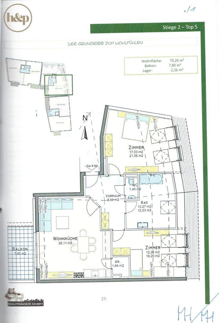 Detaillierter Grundriss einer Wohnung mit Wohnküche, Schlafzimmern und Balkon.