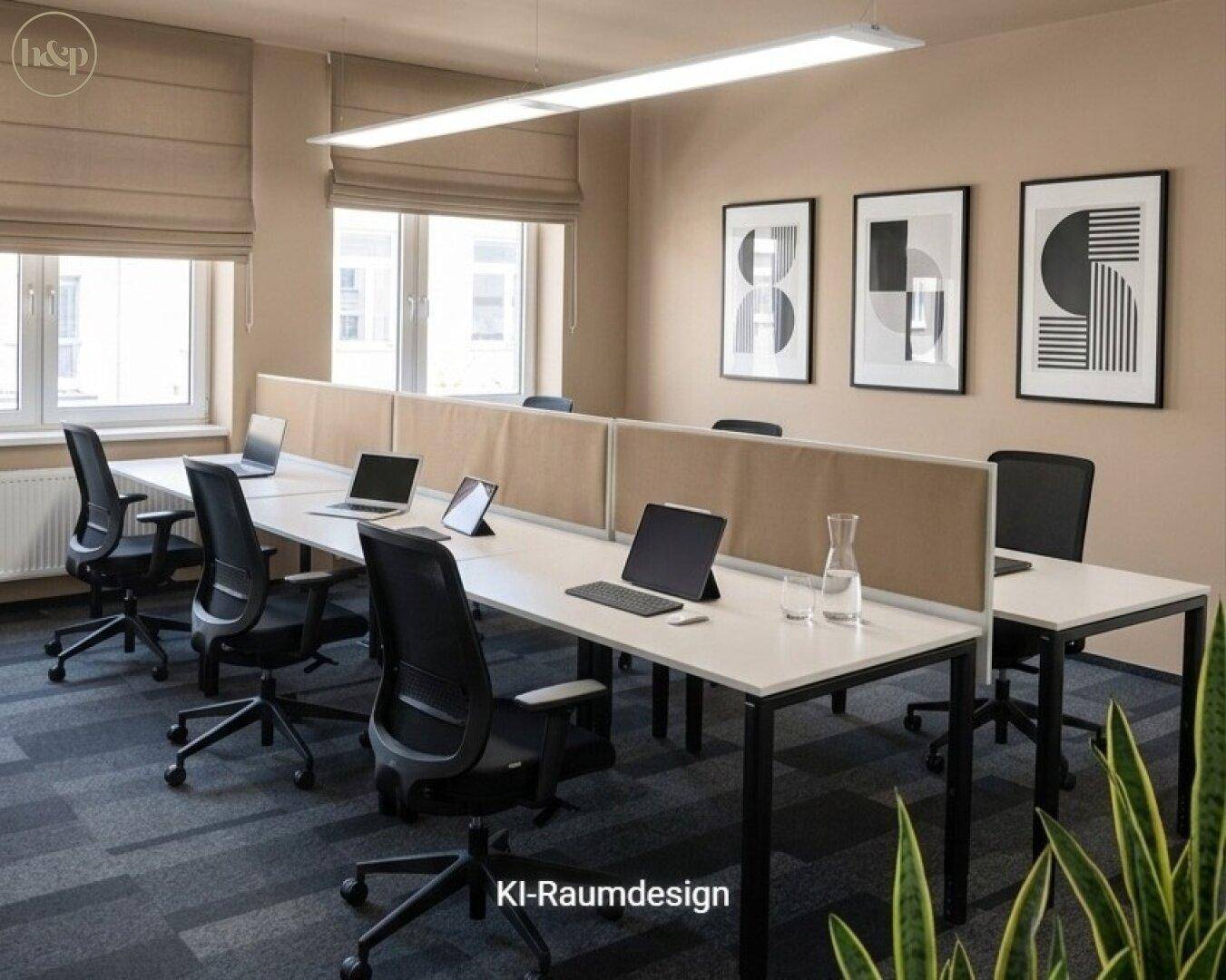Modern eingerichtetes Büro mit mehreren Arbeitsplätzen, Laptops und Pflanzen.