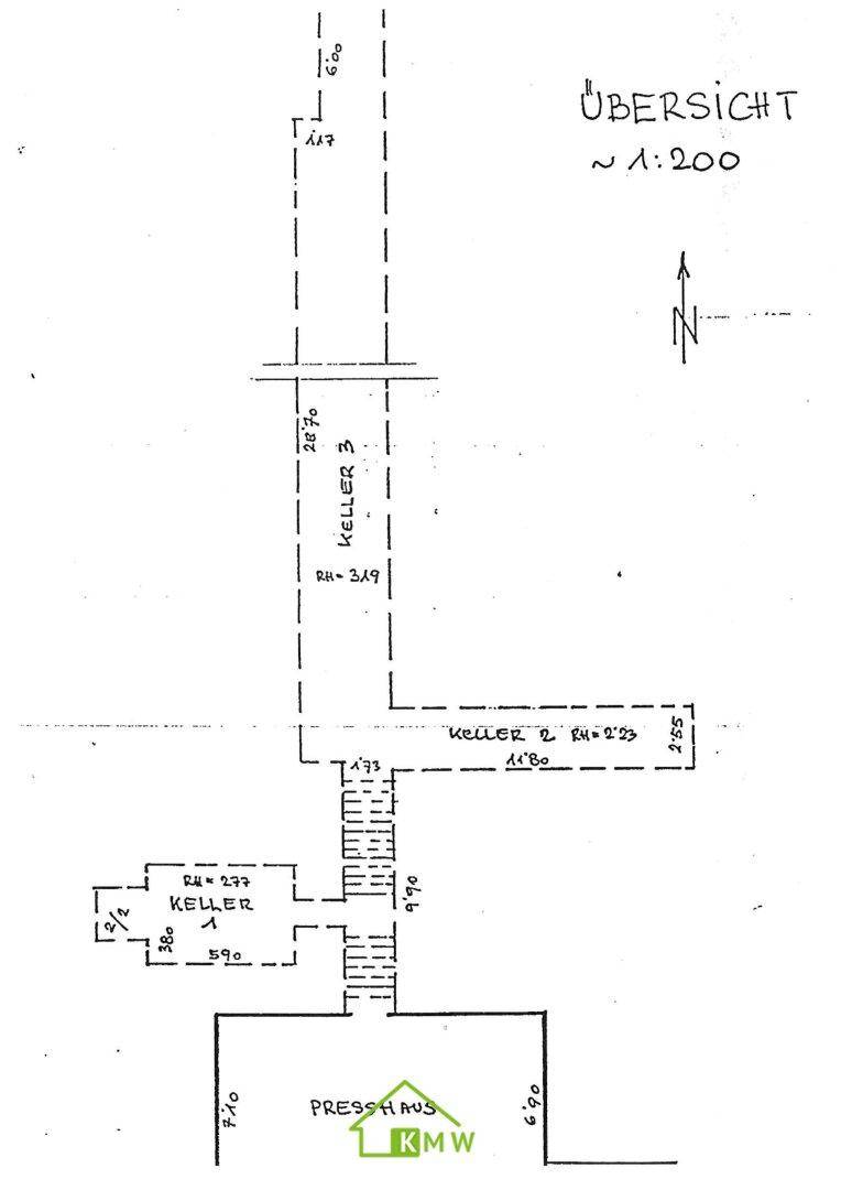 Übersichtlicher Grundriss der Kellerbereiche mit Maßen und Bezeichnungen.