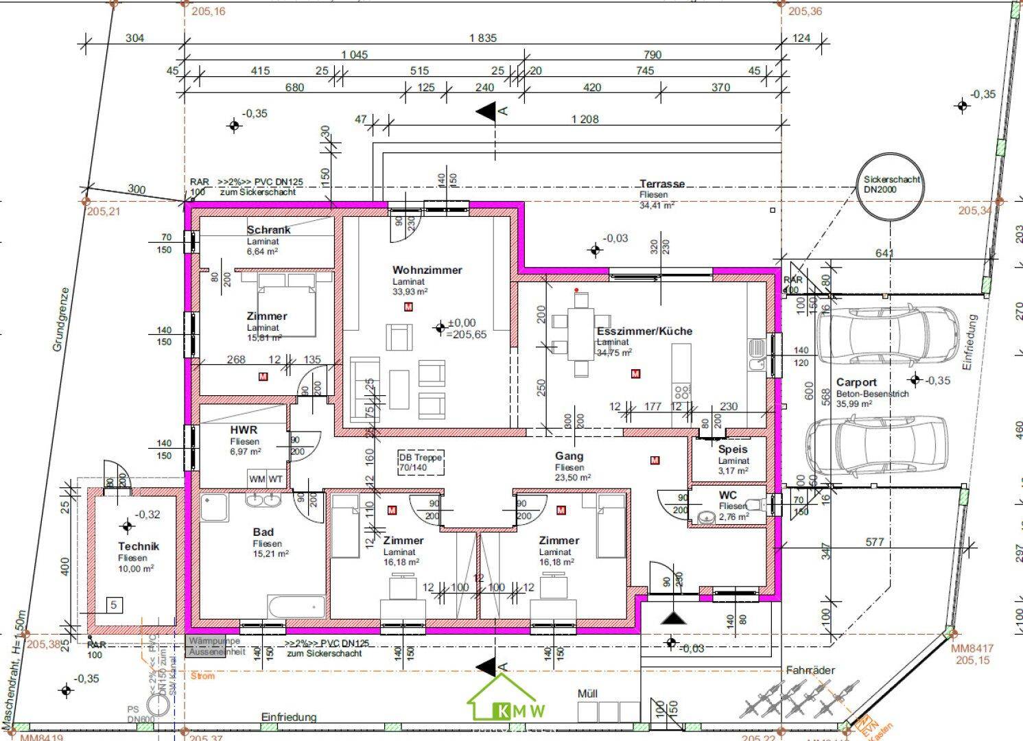 Detaillierter Grundriss des Erdgeschosses mit Wohn-, Ess- und Schlafbereichen.