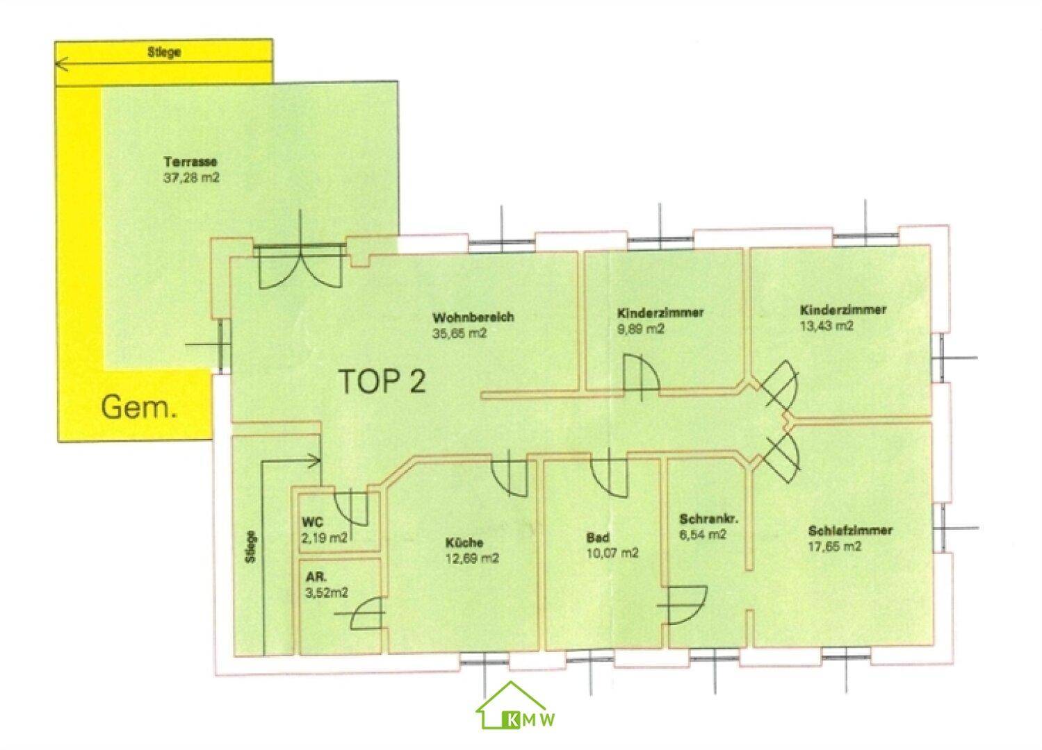 Grundriss von TOP 2 mit Wohnbereich, Kinderzimmern, Schlafzimmer und Terrasse.