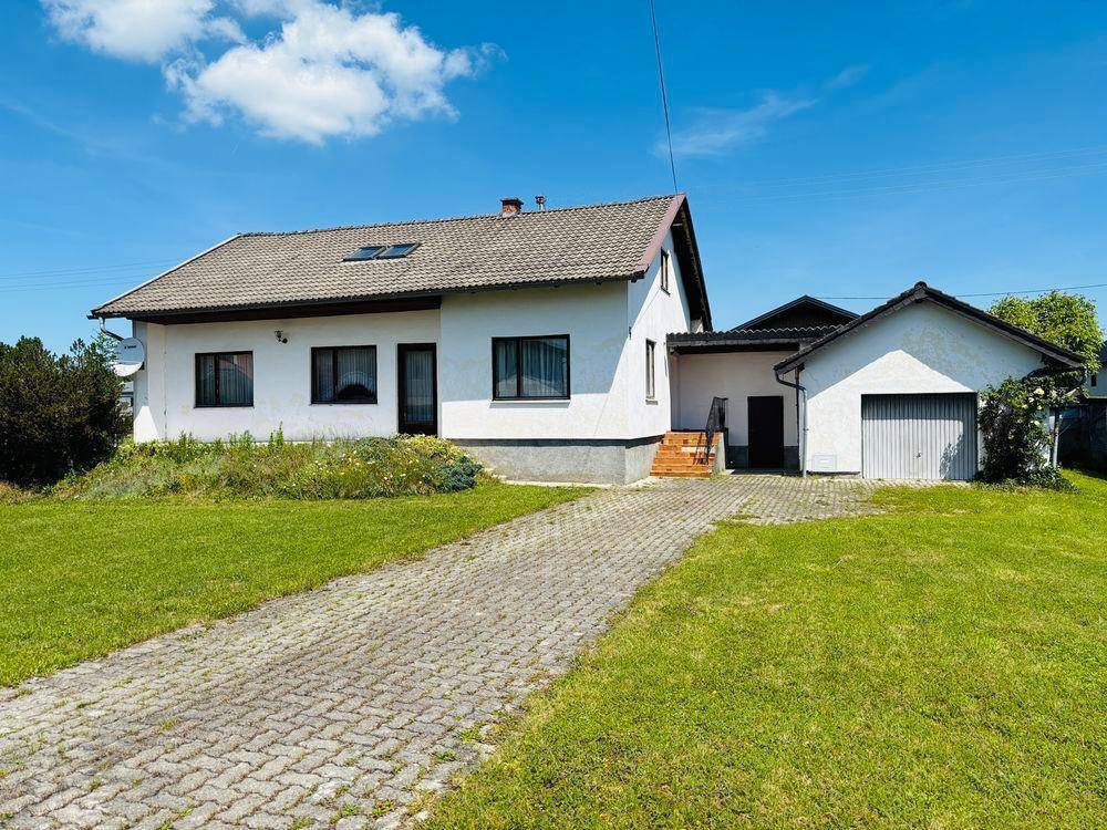Einfamilienhaus in Mattighofen Garten und Garage - Widok 3