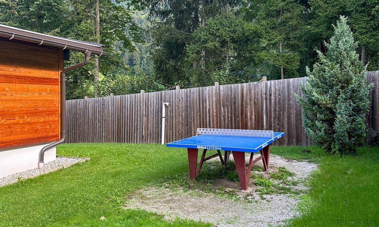 ferienhaus-itter-garten-tischtennis-aussenansicht-