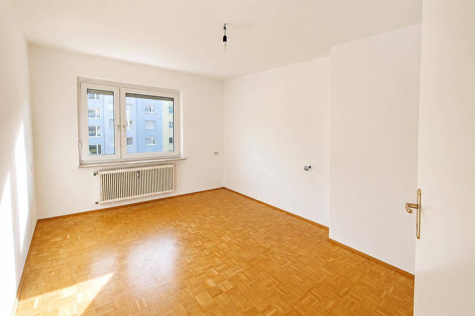 Perfekt aufgeteilte Wohnung mit Süd-West-Balkon und Parkmöglichkeit in Andritz! - Widok 2