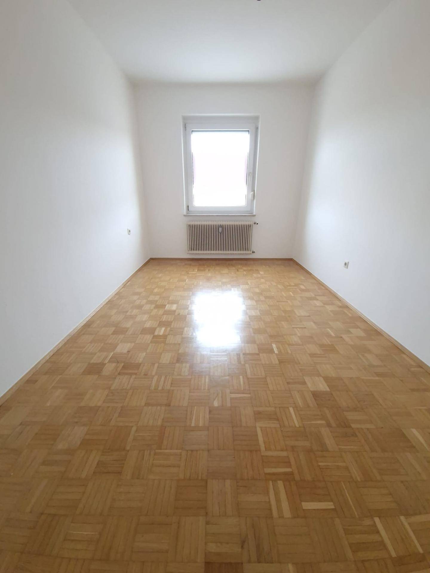 Perfekt aufgeteilte Wohnung mit Süd-West-Balkon und Parkmöglichkeit in Andritz! - Więcej