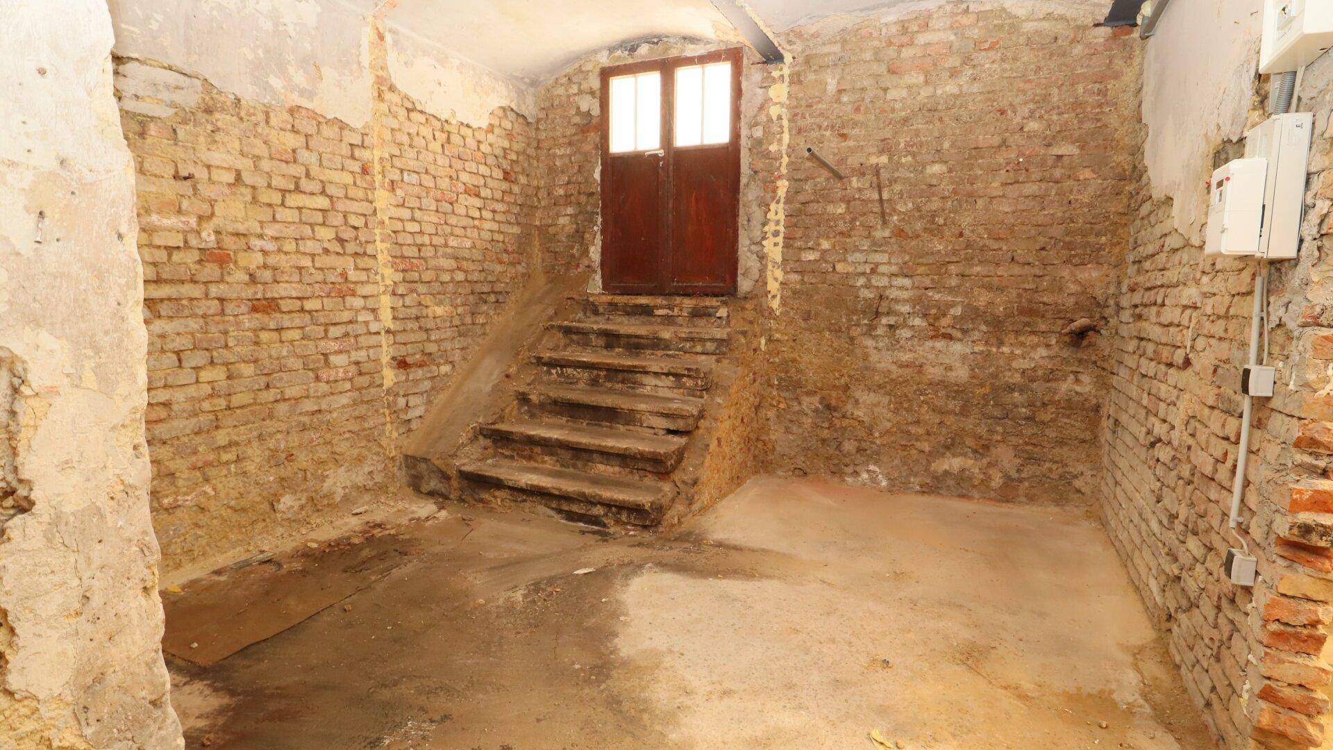 Lager im Souterrain nächst U6 Währinger Gürtel! – další
