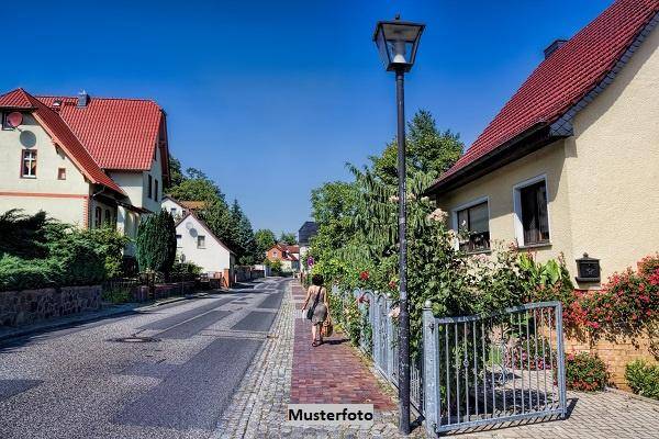 Wohnen mit Garten: Gemütliche Doppelhaushälfte mit ausgebautem Dachgeschoss