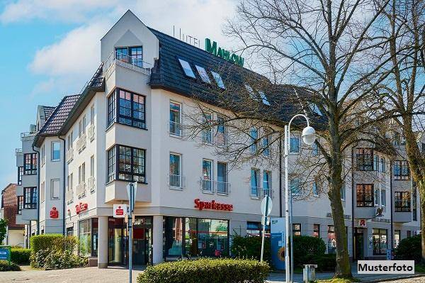 Vielseitiges Geschäftslokal mit großzügigem Wohnbereich, Werkstatt und Innenhof