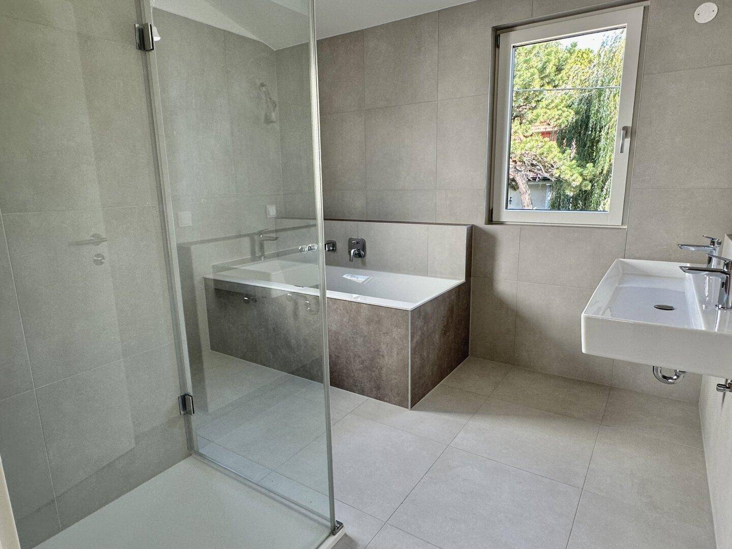 U1 Leopoldau in 5 Minuten! Südseitiges Einzelhaus mit ca. 110 m² Garten! Provisionsfrei für den Käufer - Więcej