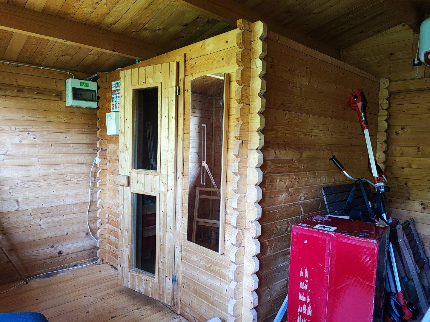 Sauna in der Gartenhütte