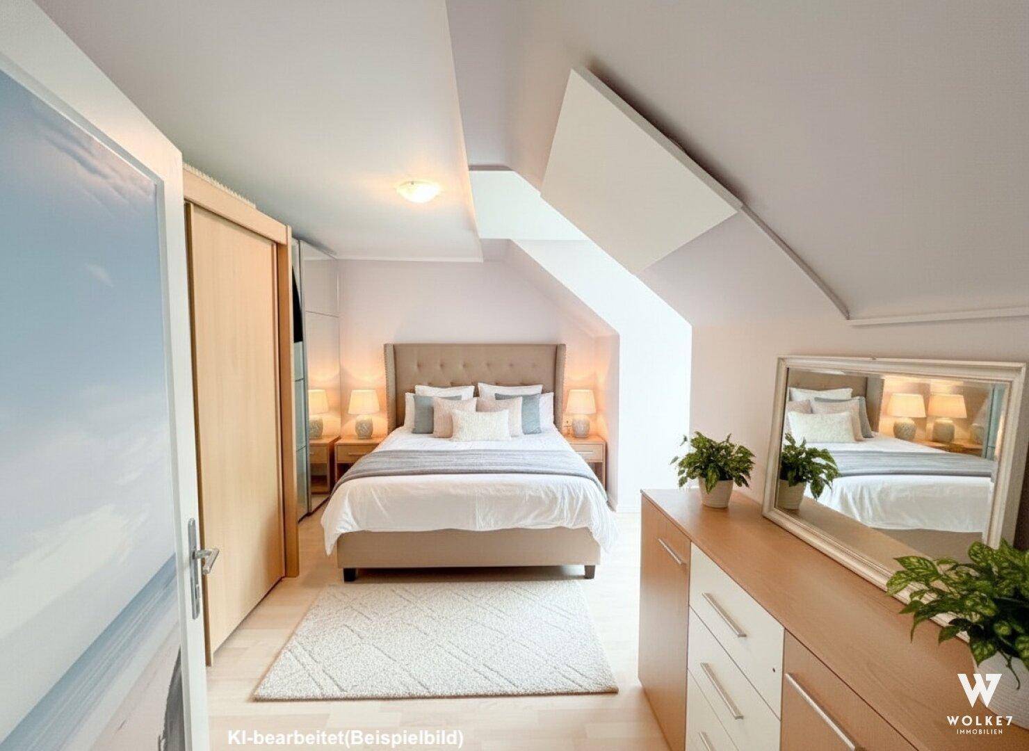 Gemütliches Schlafzimmer mit Dachschrägen, hellem Holzboden und modernen Einbauschränken.