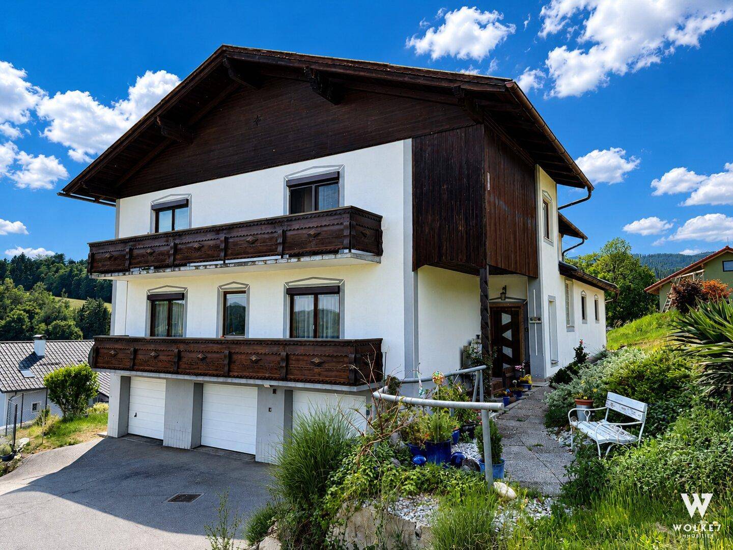 Charmantes Zweifamilienhaus mit viel Platz, Keller und drei Garagen in Kumberg – pohled 4
