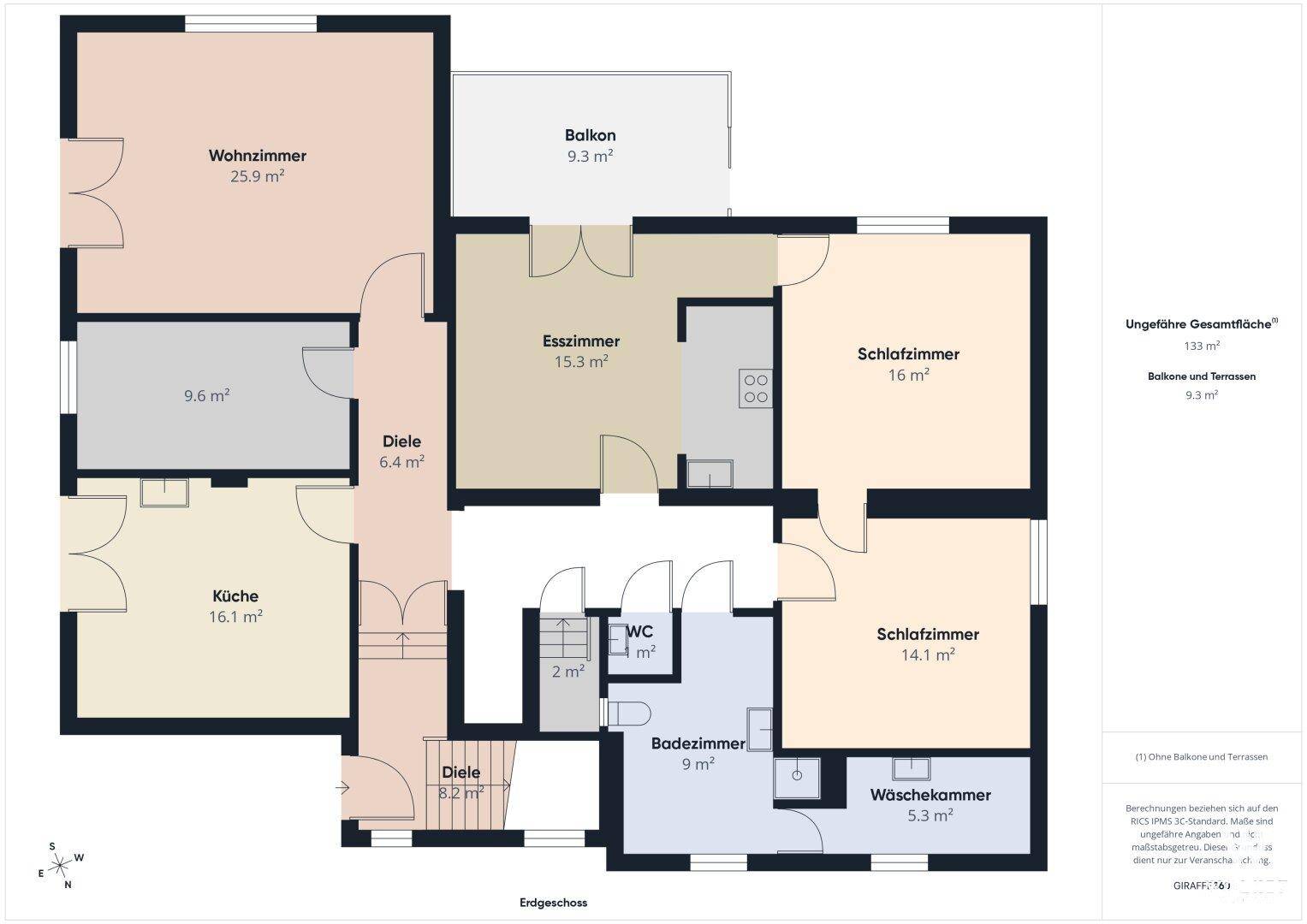 Grundriss des Erdgeschosses mit Wohnzimmer, Esszimmer, Küche, Schlafzimmern und Balkon.