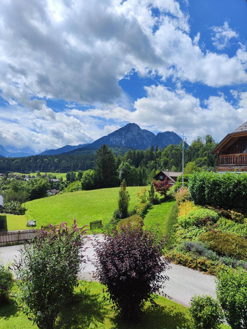 Aussicht vom Balkon Richtung Dachstein