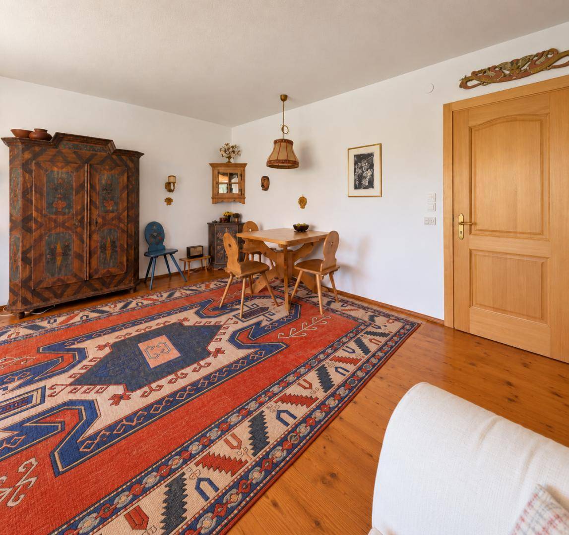 Wohnzimmer mit Essbereich