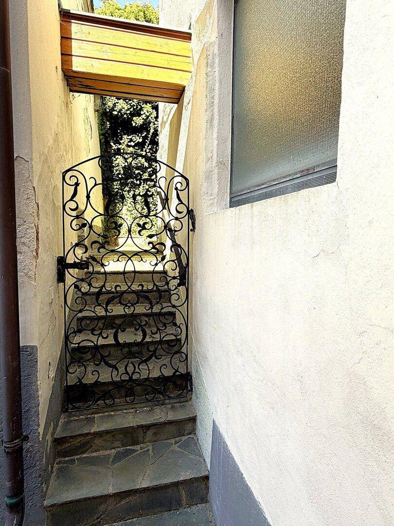 Stiegenaufgang in den Garten