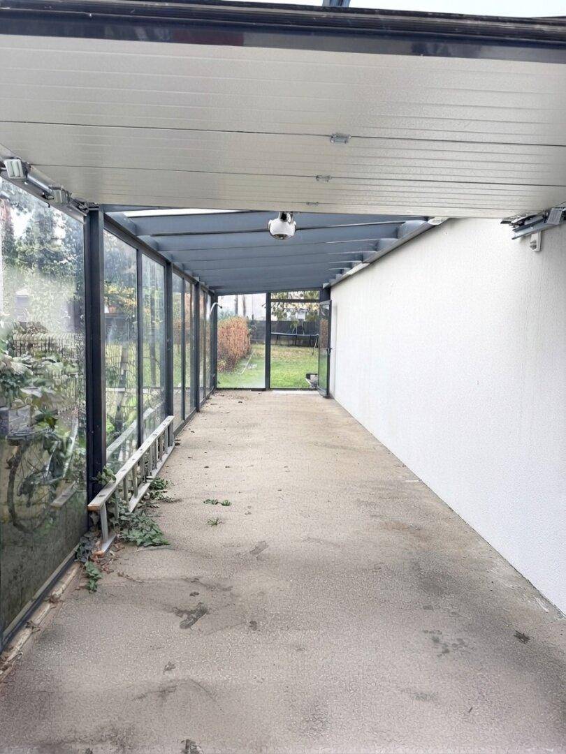 Garage (Platz für 3 Autos)