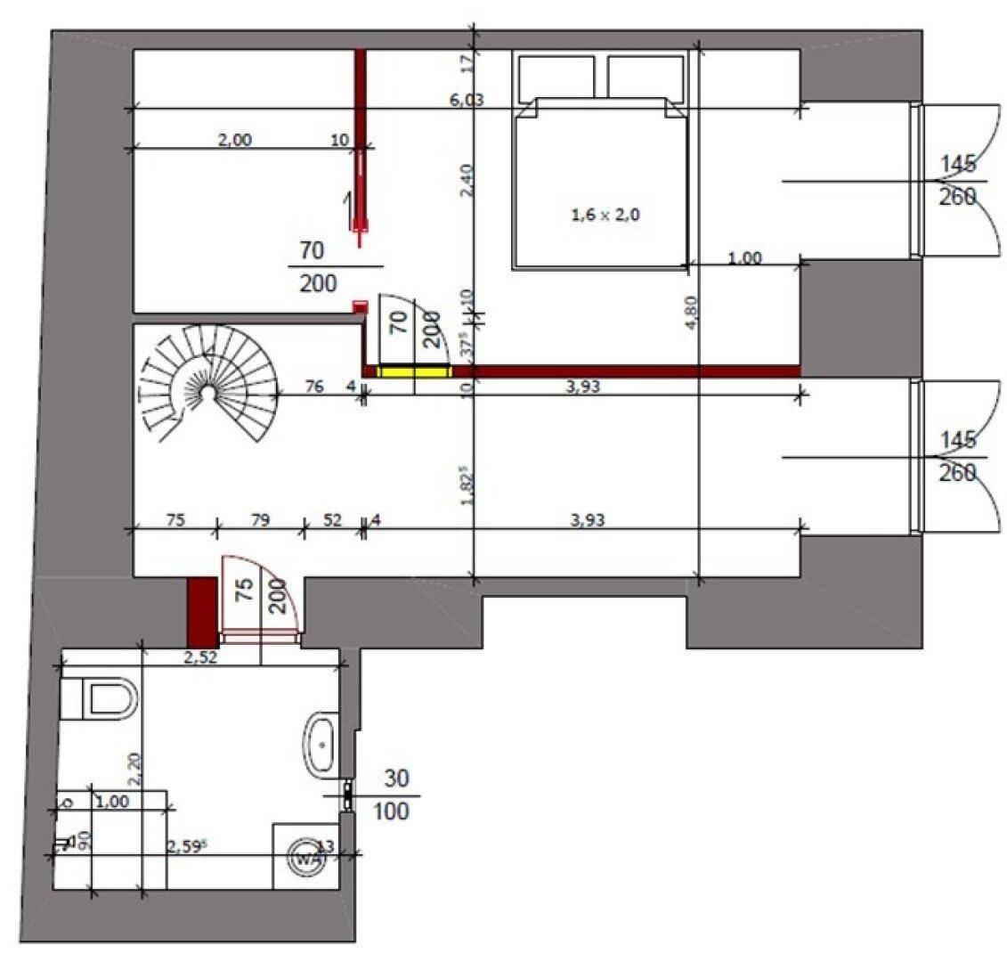 Grundriss des Schlafzimmers und Badezimmers mit Wendeltreppe und Maßen.