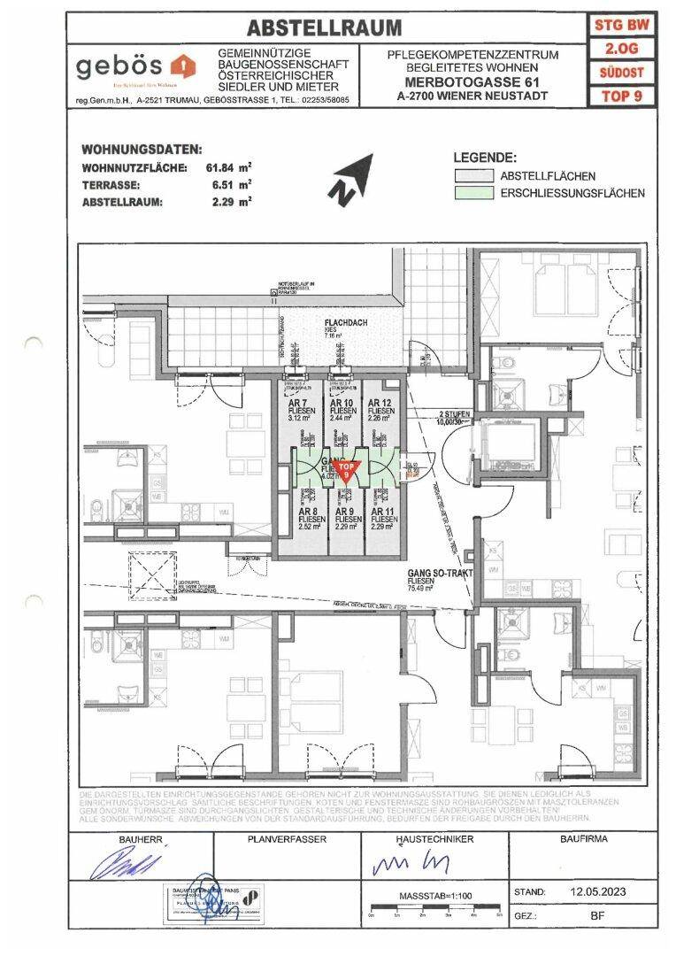 Grundriss der Wohneinheit Top 9 mit Fokus auf die Anordnung der Abstellräume und Zimmer.