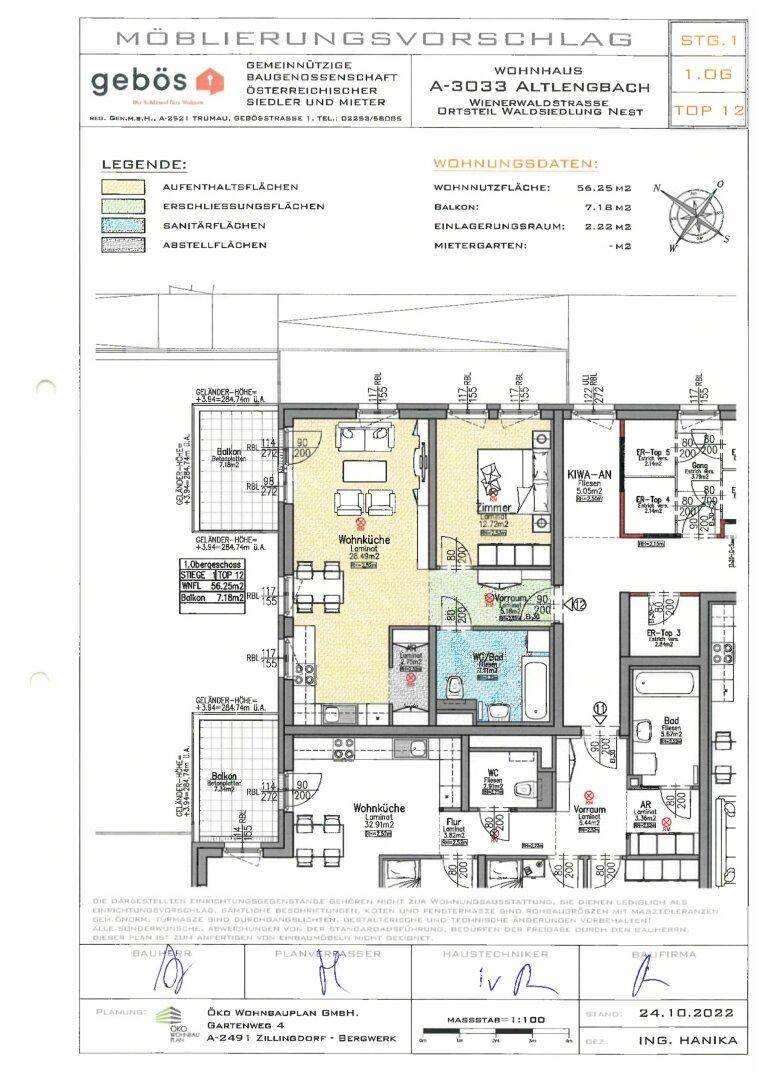 Detaillierter Grundriss der Wohnung Top 12 mit offener Wohnküche, Schlafzimmer und Balkonzugang.