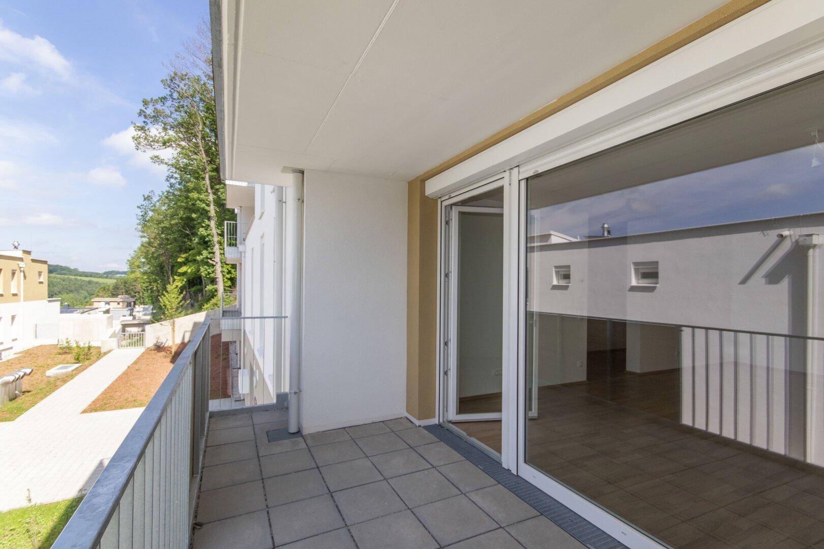 ERSTBEZUG: moderne Wohnung mit überdachten Freiraum - Widok 3