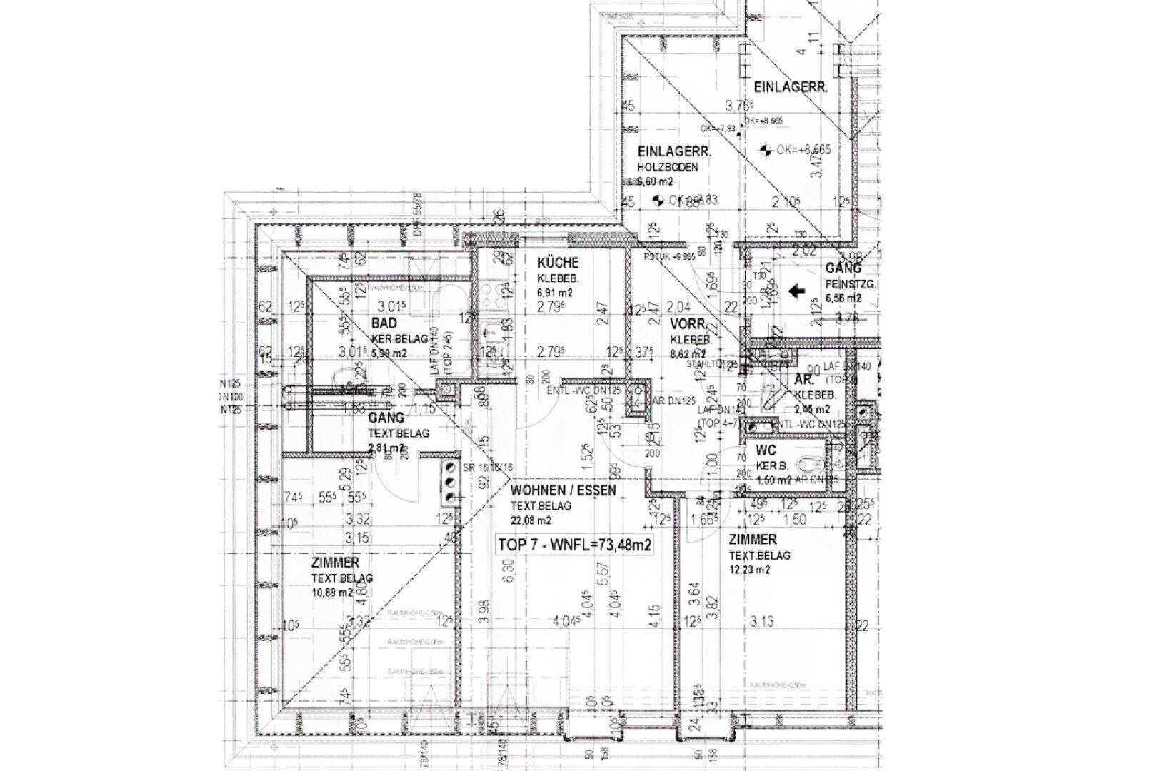 Detaillierter Grundriss einer Wohnung mit Wohn-/Essbereich, Küche und separatem WC.