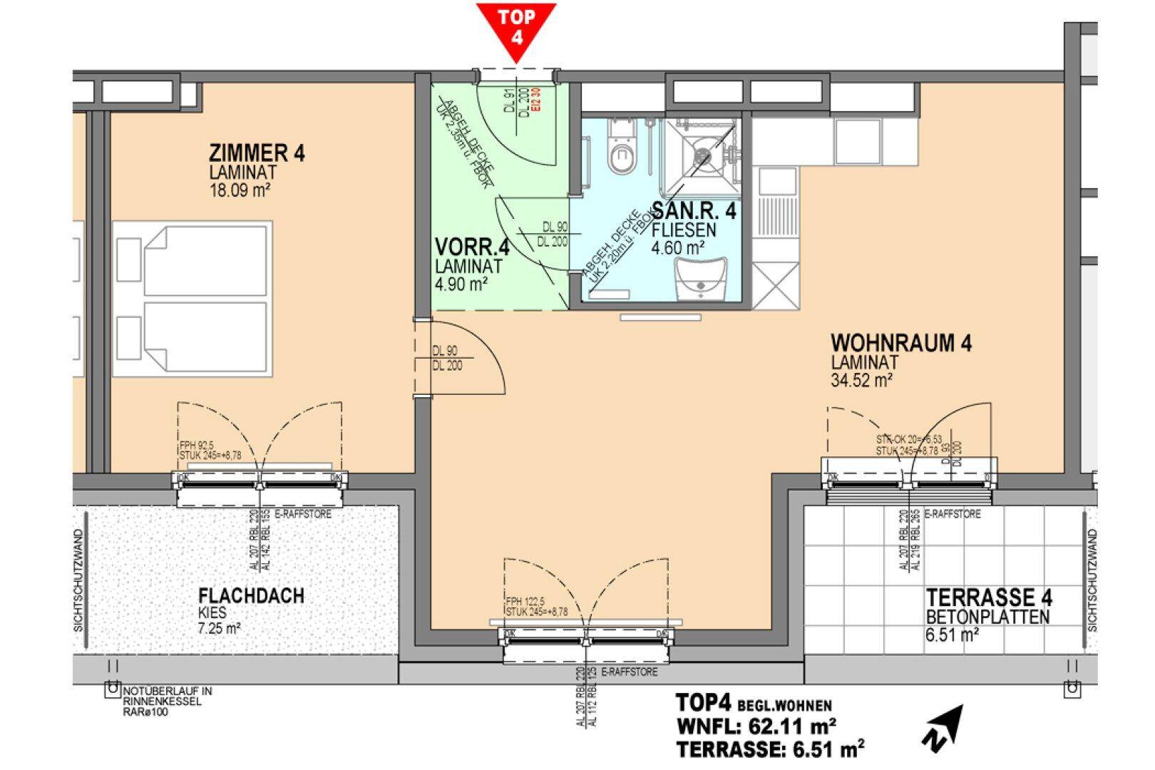 Detaillierter Grundriss der Wohnung TOP 4 mit Schlafzimmer, Wohnraum, Bad und Terrasse.