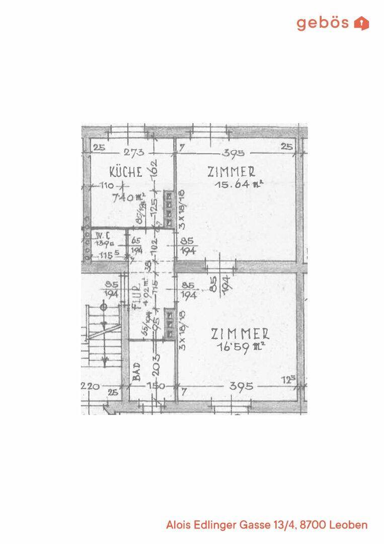 Handgezeichneter Grundriss mit Küche, Bad und zwei Zimmern, inklusive Firmenlogo.