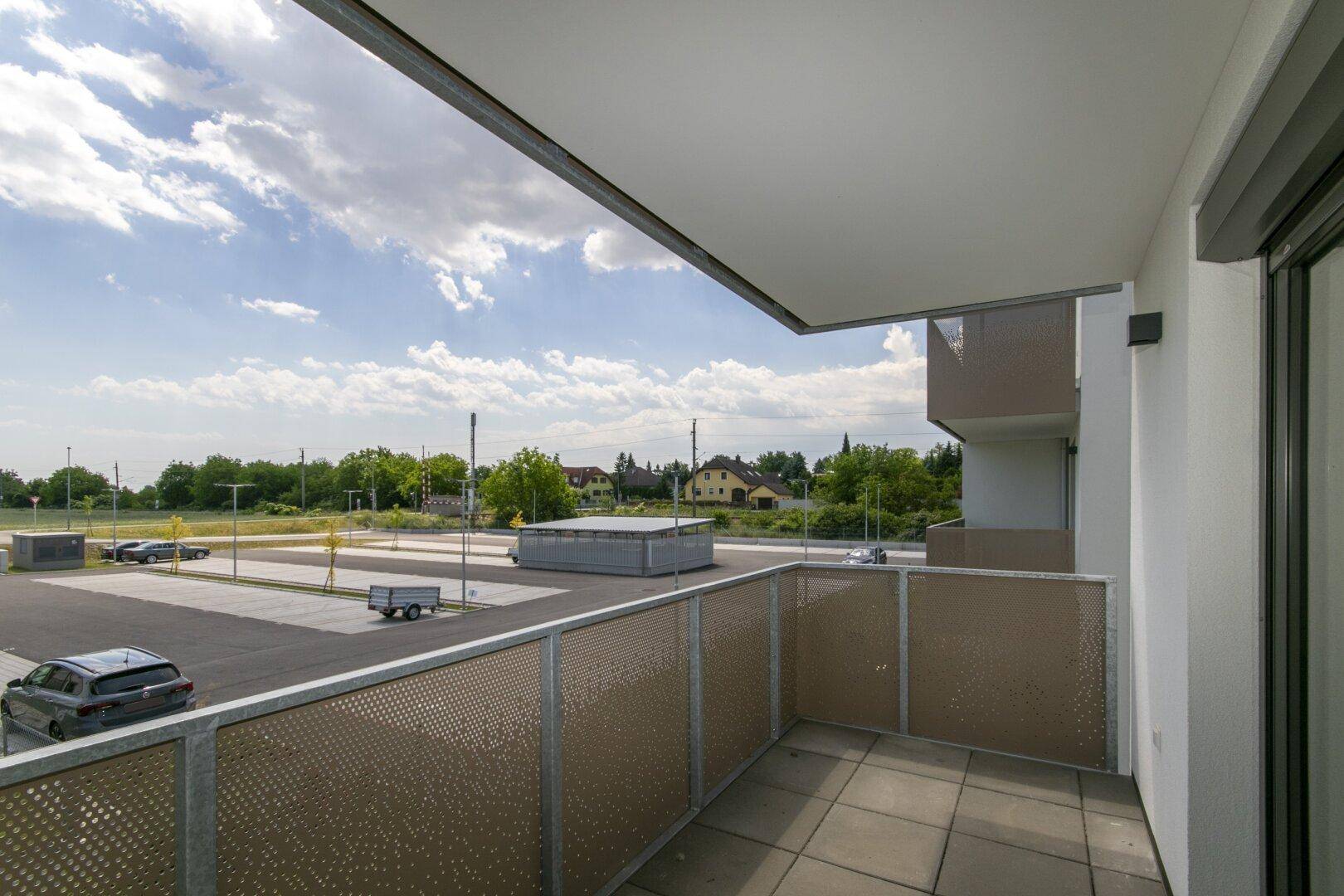 Moderne Neubauwohnung mit geräumigen Balkon - Ansicht 2