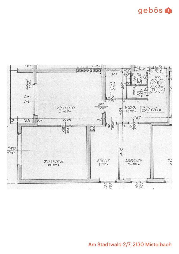 Grundriss einer Wohnung mit Loggia, Küche, Bad und mehreren Zimmern, inklusive Firmenlogo.