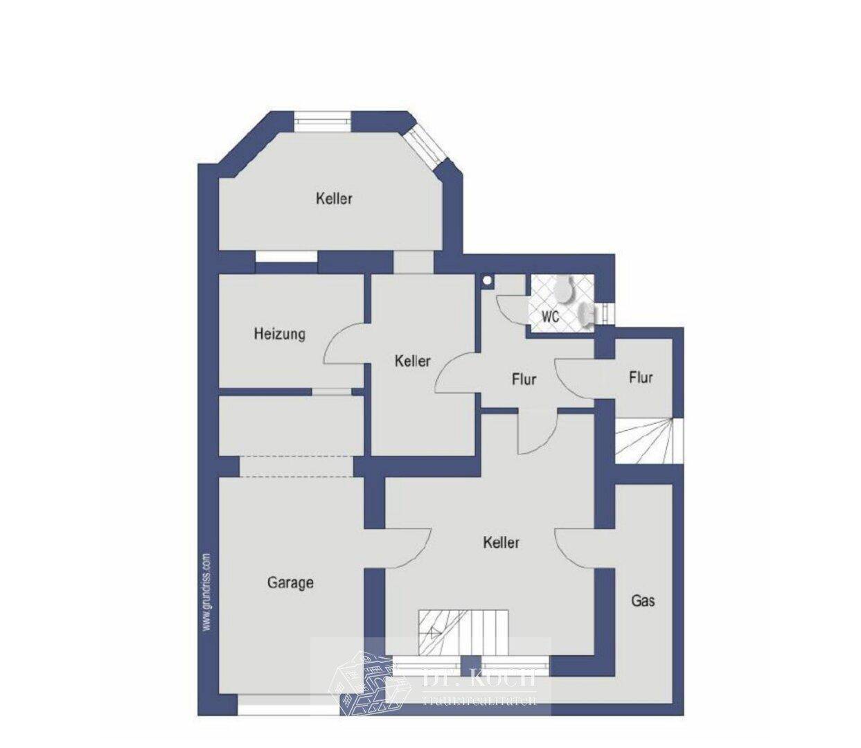 Grundriss des Kellergeschosses mit Garage, Heizung und mehreren Kellerräumen.