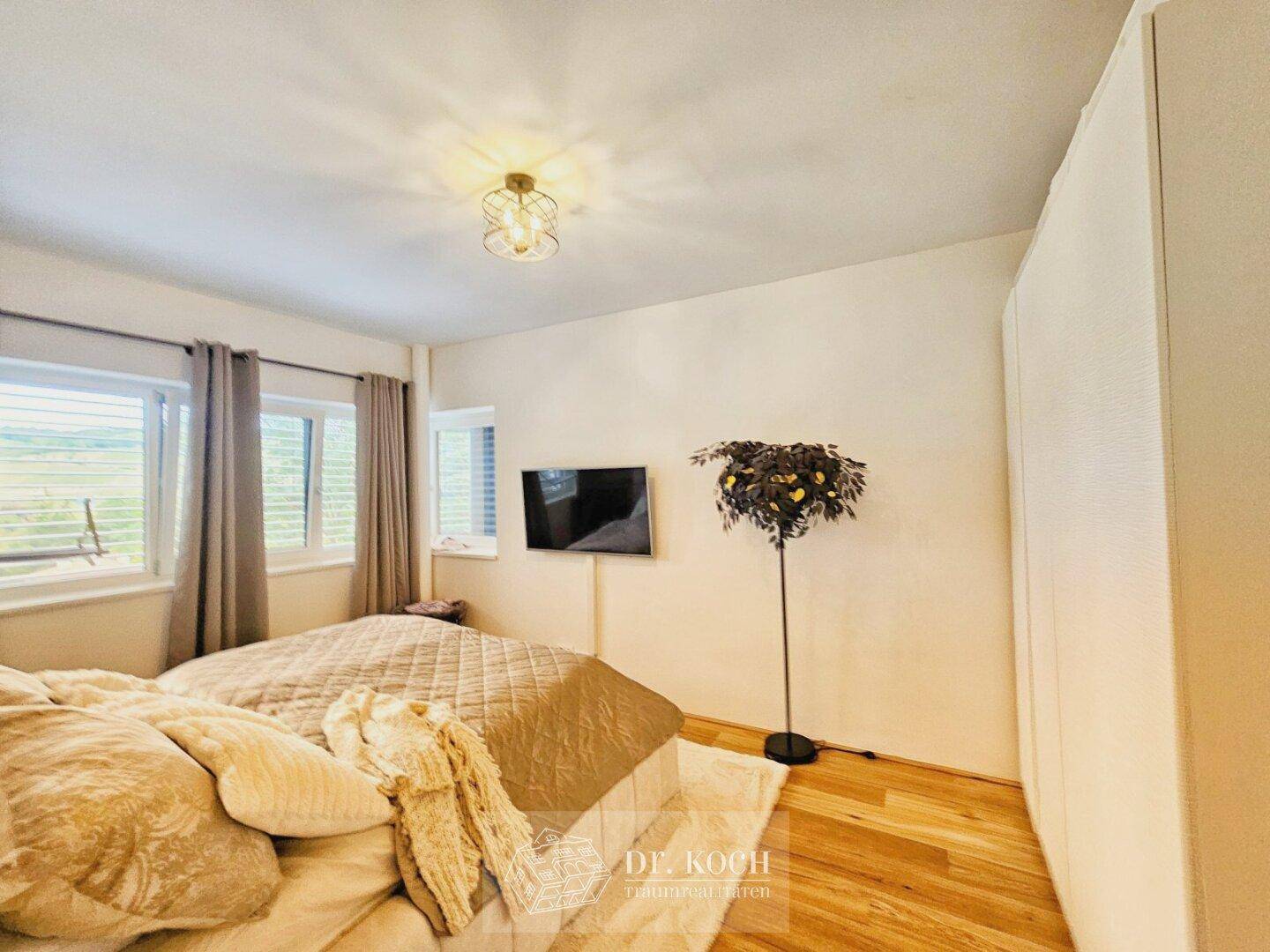 1000027837