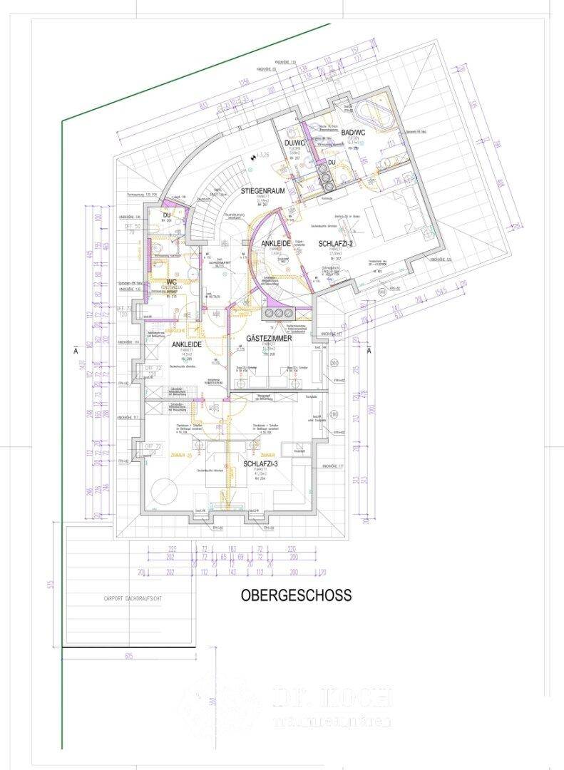 Grundriss des Obergeschosses mit mehreren Schlafzimmern, Bädern und Ankleidezimmern.