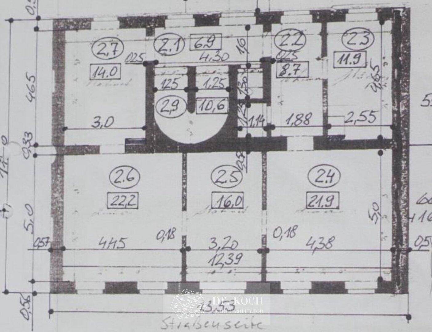 Detaillierter Grundrissplan mit Raumaufteilung und Bemaßungen.