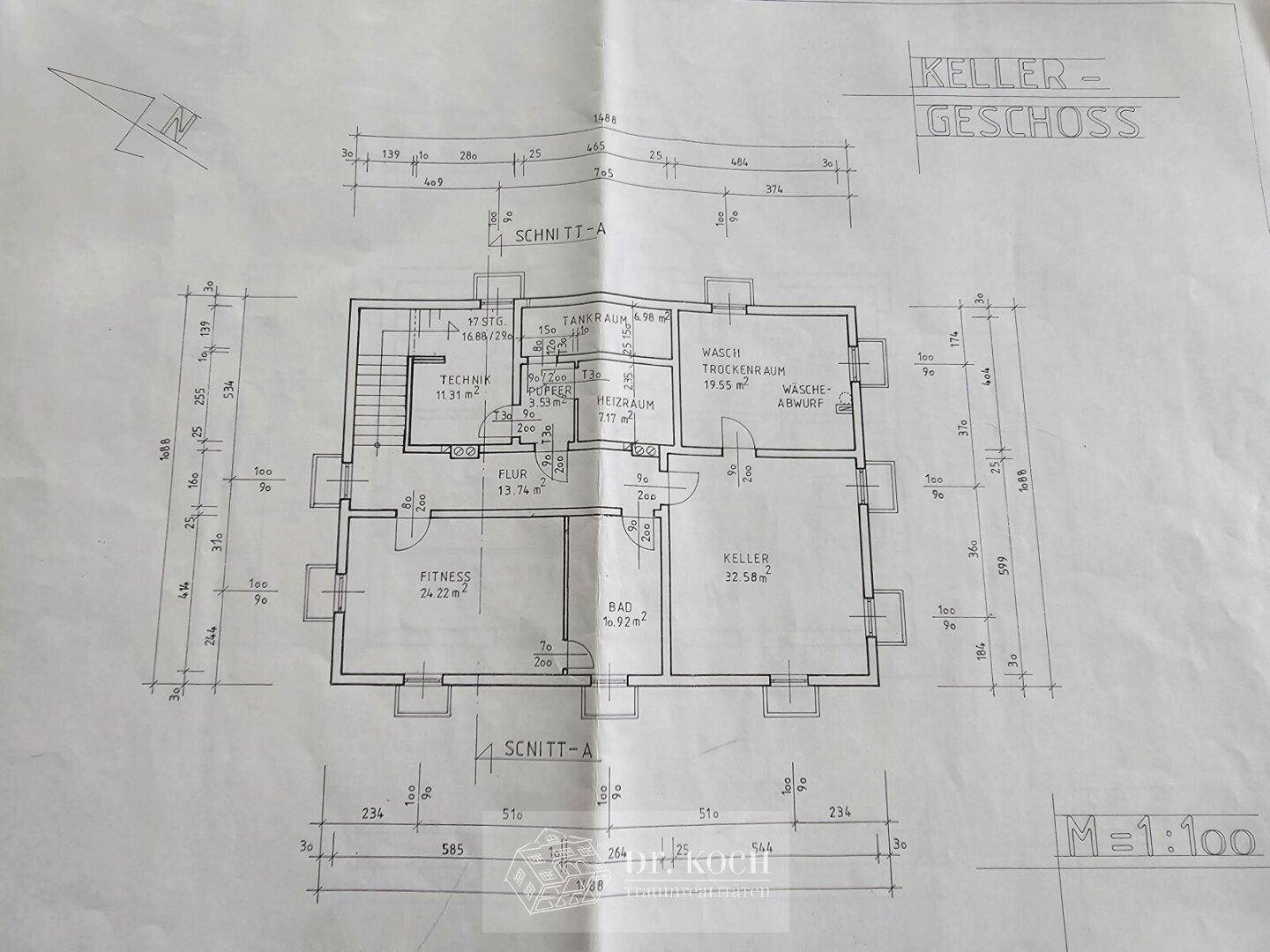 Grundriss des Kellergeschosses mit Fitnessraum, Technikraum und Waschküche.