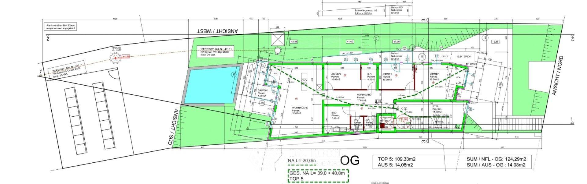 Grundriss des Obergeschosses mit mehreren Zimmern und Zugang zu Außenbereichen.
