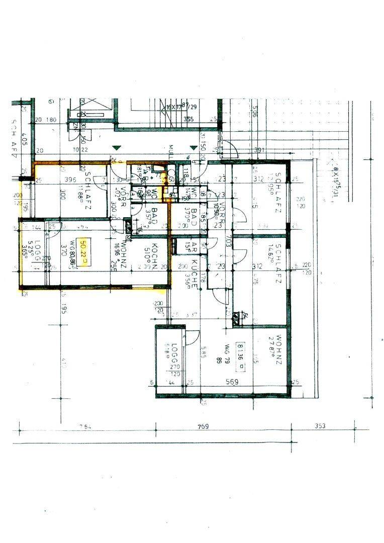 Detaillierter Grundriss einer Wohnung mit Wohnzimmer, Küche, Bädern und Loggia.