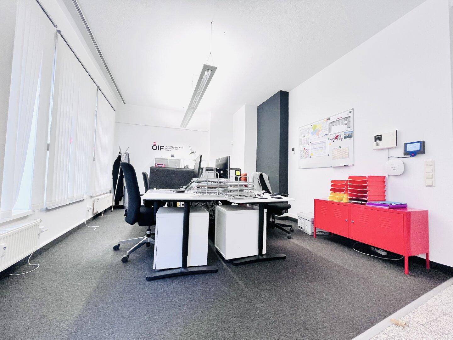 Zentral gelegene Geschäftsfläche in St. Pölten: Büro, Praxis oder Ladenlokal mit modernem Flair - Ansicht 3