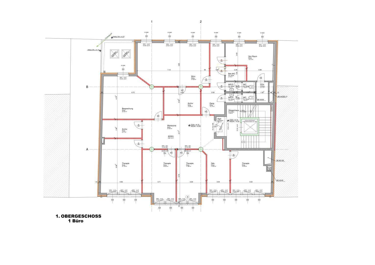 Grundriss des 1. Obergeschosses mit mehreren Büroräumen und einem Aufzug.