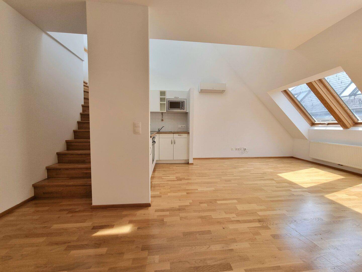 Wohnküche / Treppenhaus