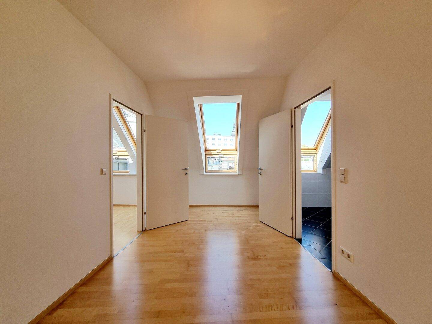 Flur / Zimmer / Badezimmer