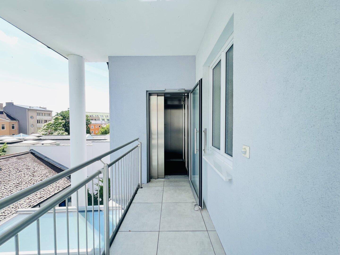 Terrasse mit Liftzugang