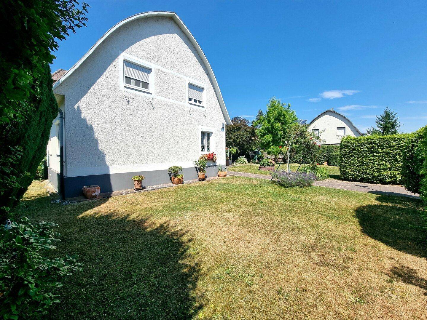 Haus- und Gartenansicht